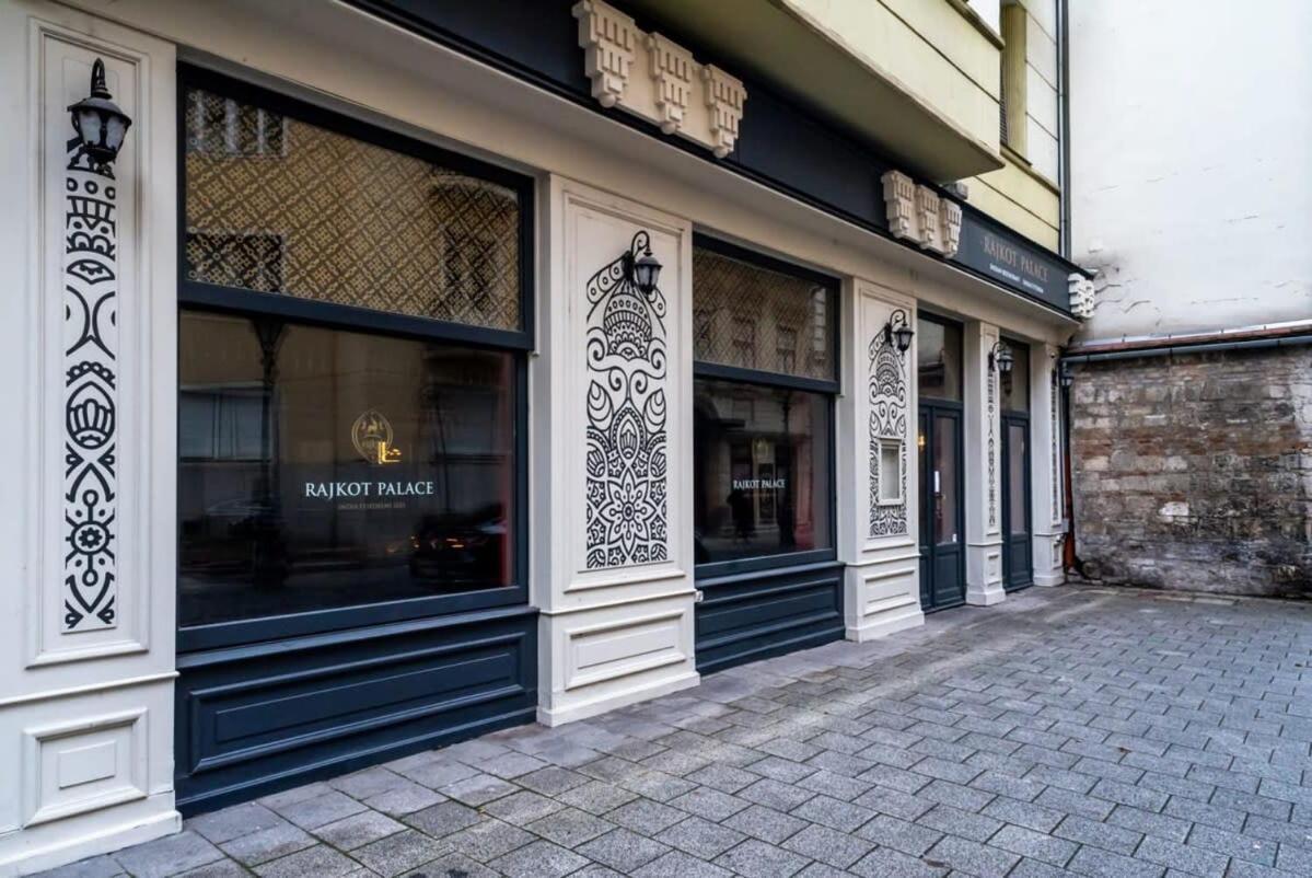 New Home At Exlusive Central Location Будапеща Екстериор снимка