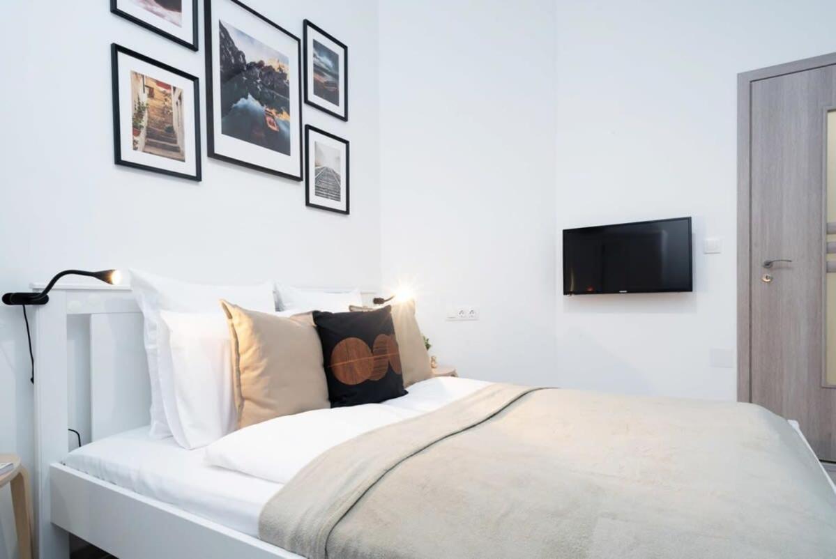 New Home At Exlusive Central Location Будапеща Екстериор снимка