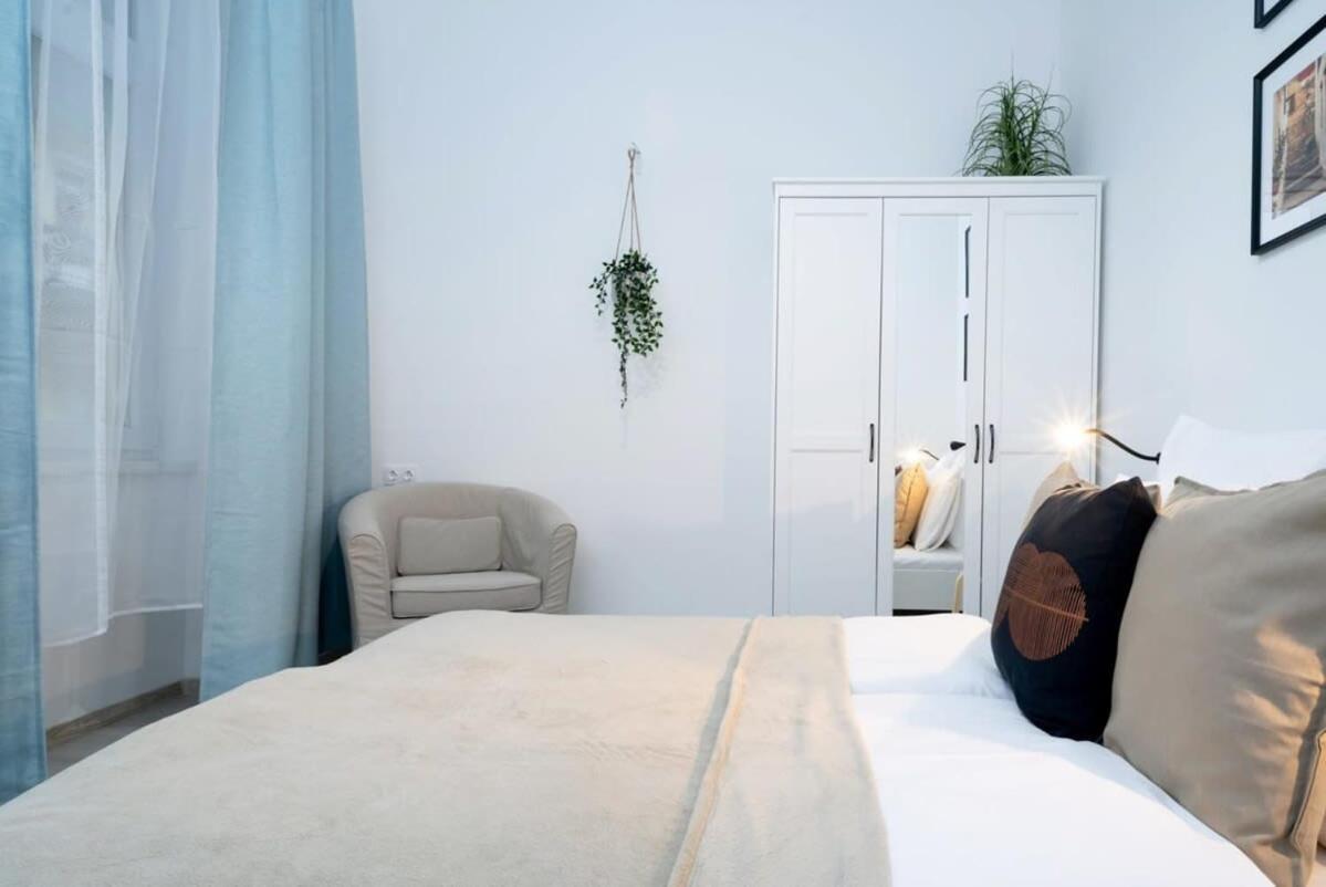 New Home At Exlusive Central Location Будапеща Екстериор снимка