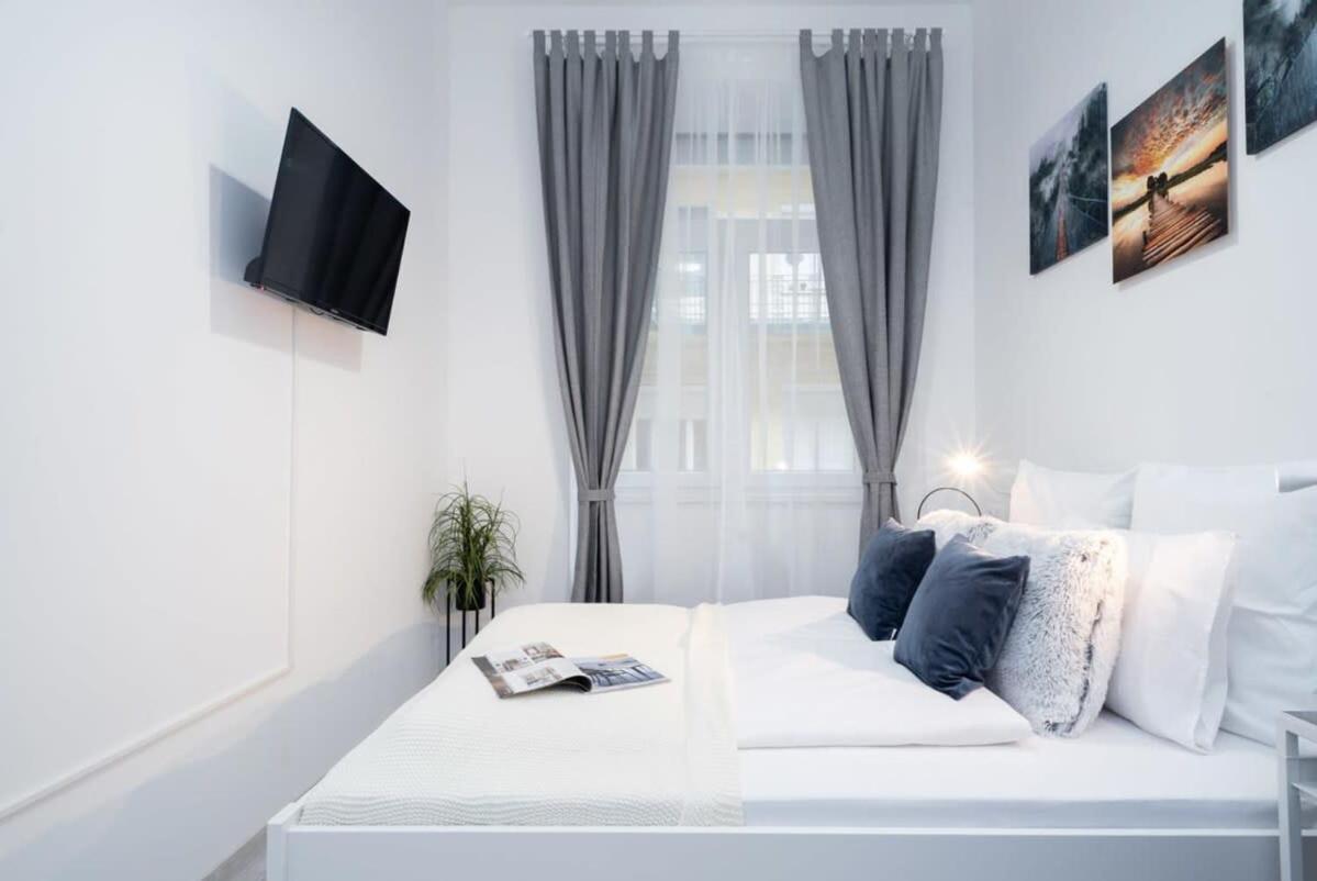 New Home At Exlusive Central Location Будапеща Екстериор снимка