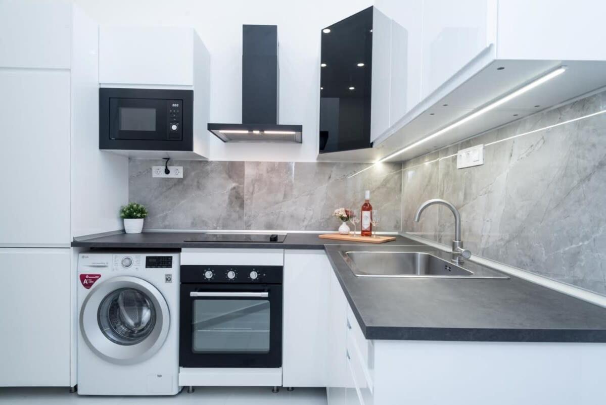 New Home At Exlusive Central Location Будапеща Екстериор снимка