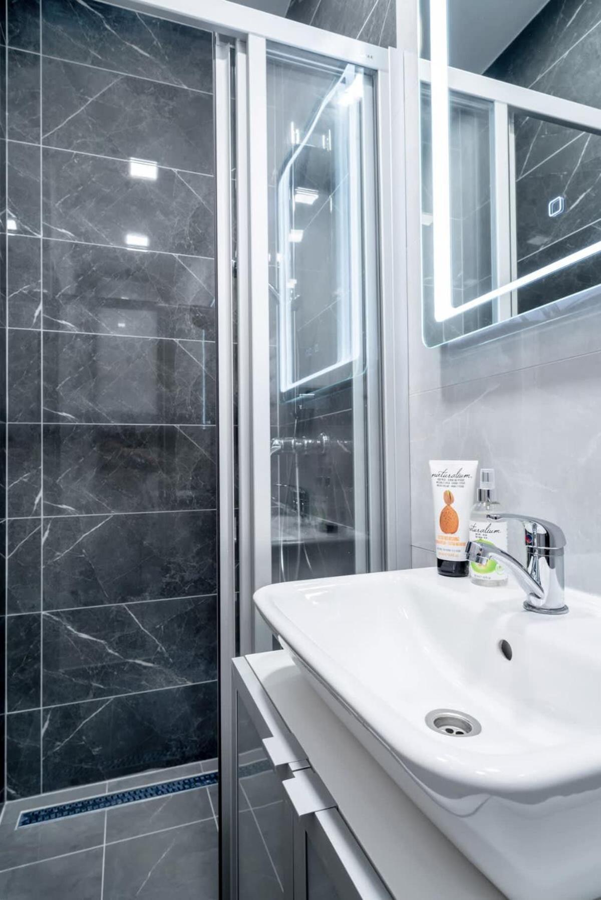 New Home At Exlusive Central Location Будапеща Екстериор снимка